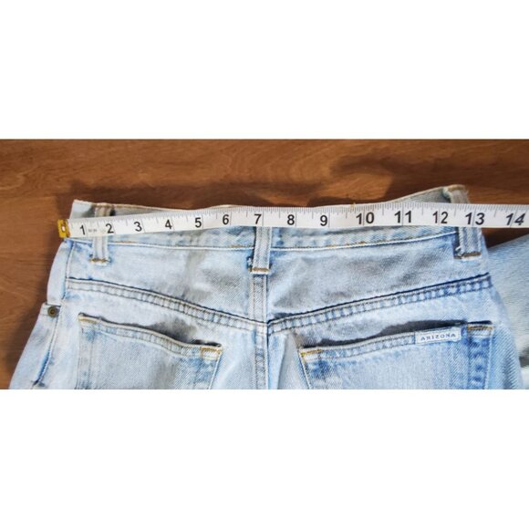 Vintage Arizona Light Wash High-Waisted Mom Jeans Size 9 Average - Picture 9 of 9